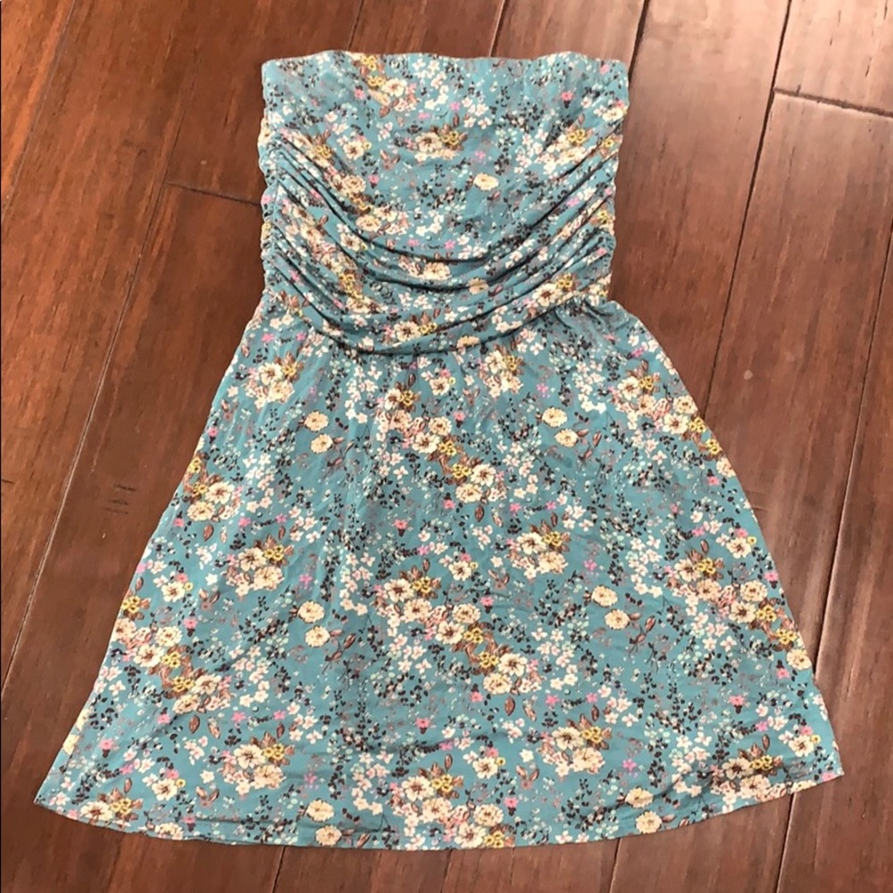 Strapless dress